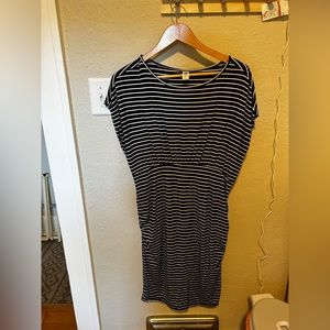 3/$30 Striped maternity dress